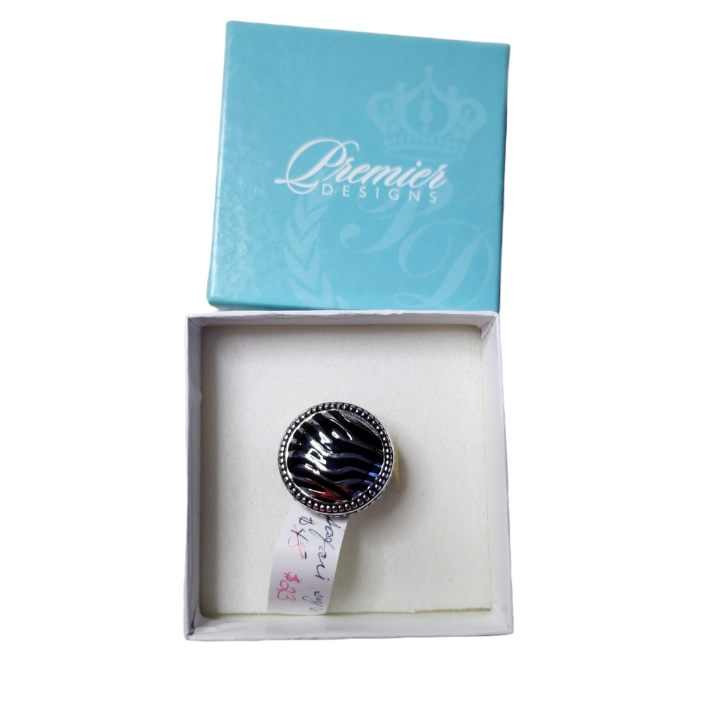 NWT Premier Designs Safari Ring Size 6 Boxf